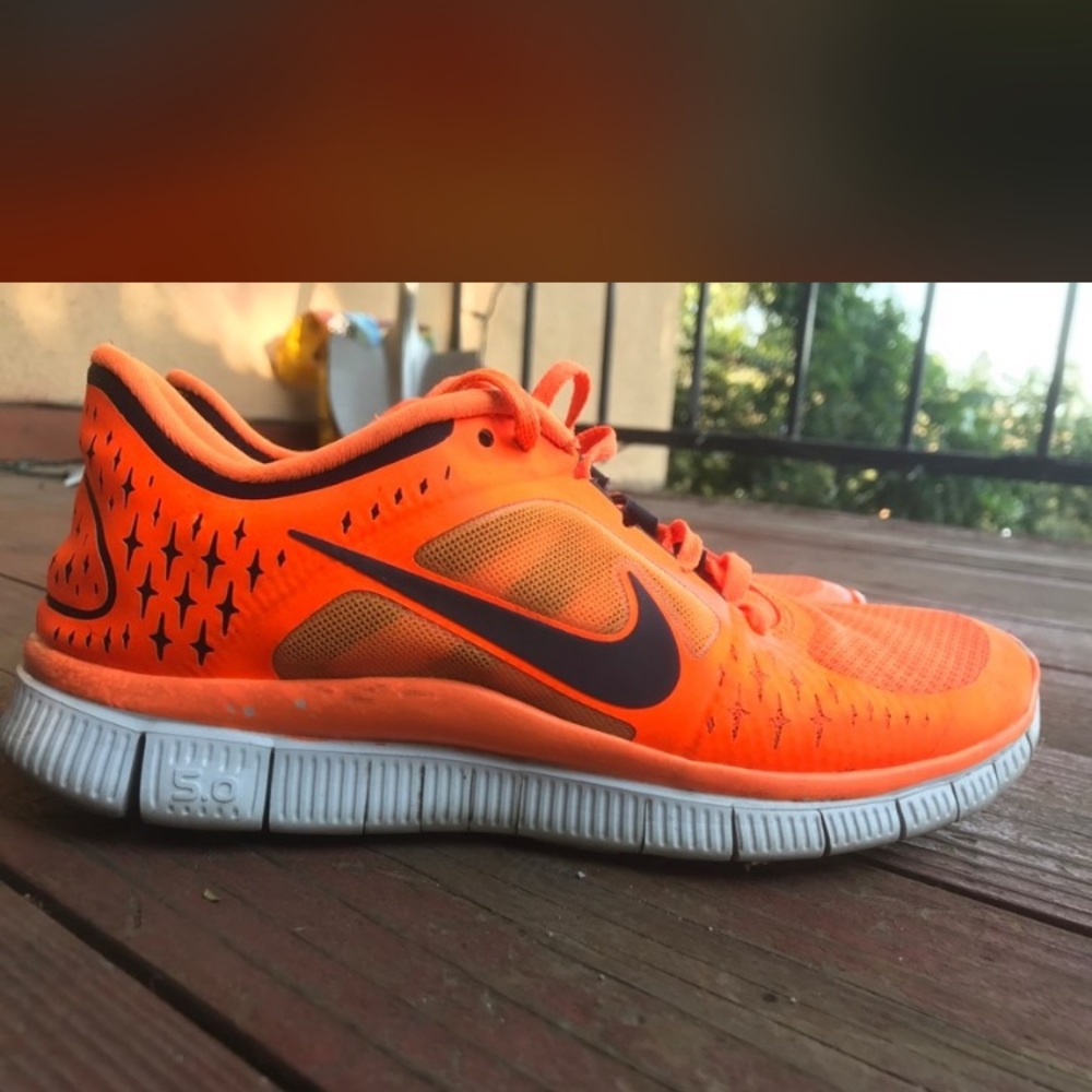 NIKE Frees